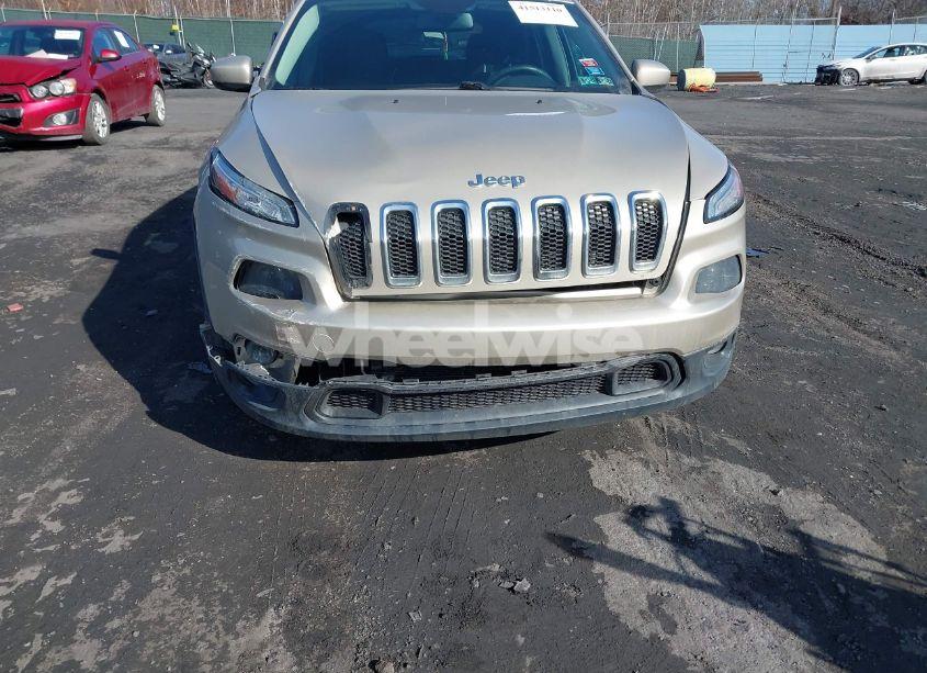 Photo 6 of 2015 Jeep Cherokee LATITUDE (VIN 1C4PJMCS3FW578065)