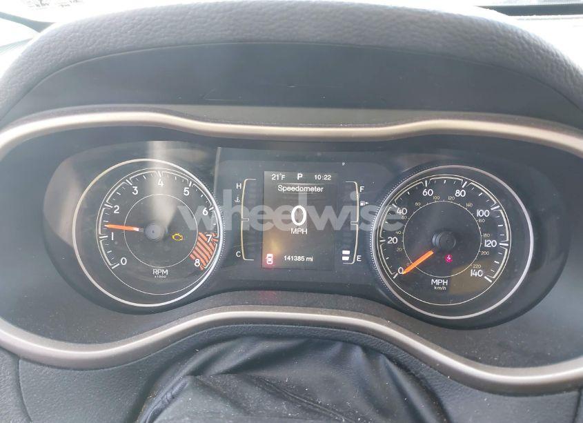 Photo 7 of 2015 Jeep Cherokee LATITUDE (VIN 1C4PJMCS3FW578065)