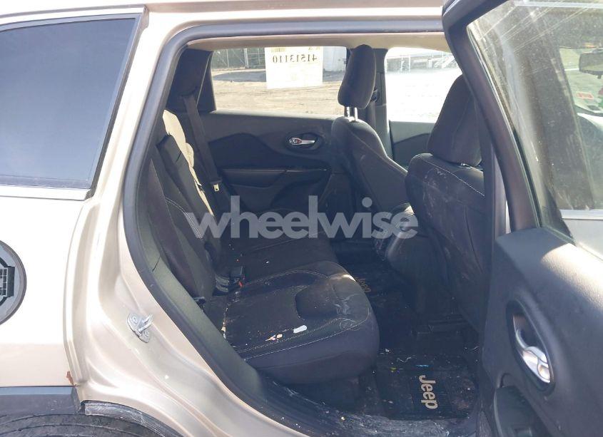 Photo 8 of 2015 Jeep Cherokee LATITUDE (VIN 1C4PJMCS3FW578065)