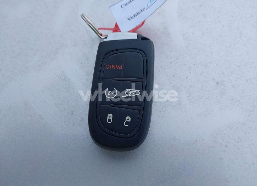 Photo 11 of 2015 Jeep Cherokee LATITUDE (VIN 1C4PJMCS3FW591012)