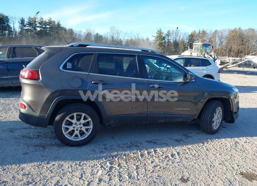 Photo 13 of 2015 Jeep Cherokee LATITUDE (VIN 1C4PJMCS3FW591012)