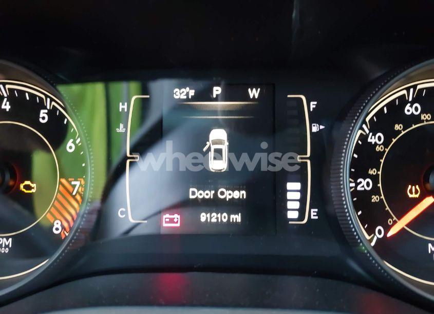 Photo 15 of 2015 Jeep Cherokee LATITUDE (VIN 1C4PJMCS3FW591012)