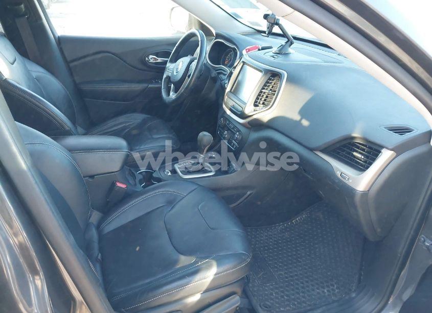 Photo 5 of 2015 Jeep Cherokee LATITUDE (VIN 1C4PJMCS3FW591012)