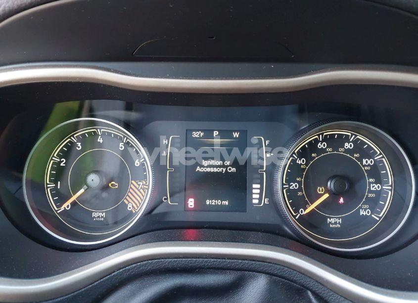 Photo 7 of 2015 Jeep Cherokee LATITUDE (VIN 1C4PJMCS3FW591012)