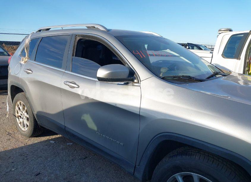 Photo 13 of 2015 Jeep Cherokee LATITUDE (VIN 1C4PJMCS3FW673872)