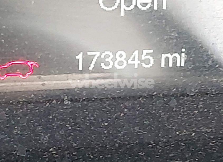 Photo 15 of 2015 Jeep Cherokee LATITUDE (VIN 1C4PJMCS3FW673872)