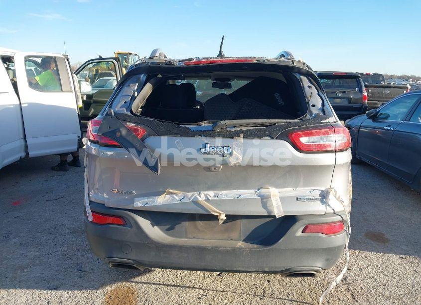 Photo 16 of 2015 Jeep Cherokee LATITUDE (VIN 1C4PJMCS3FW673872)