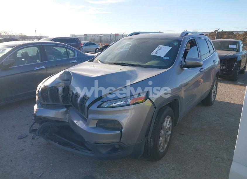 Photo 2 of 2015 Jeep Cherokee LATITUDE (VIN 1C4PJMCS3FW673872)
