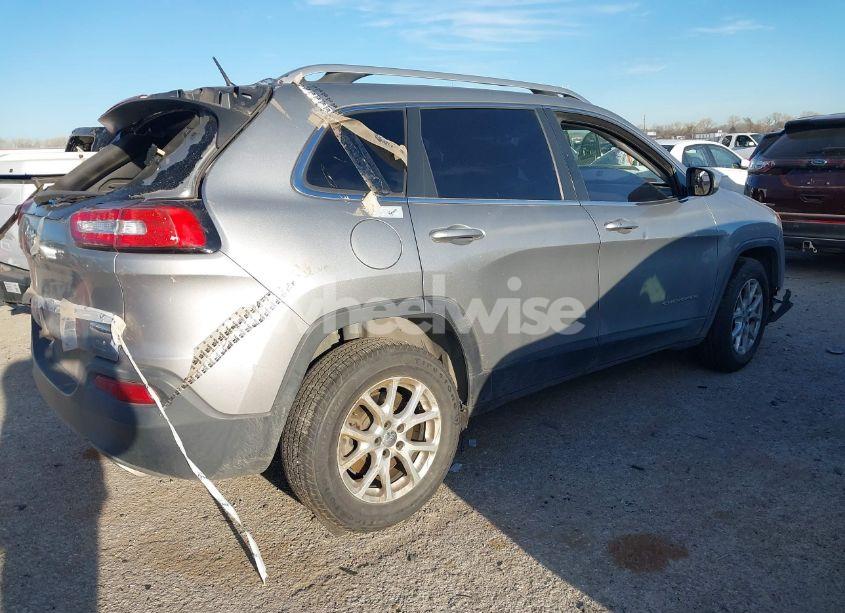 Photo 4 of 2015 Jeep Cherokee LATITUDE (VIN 1C4PJMCS3FW673872)