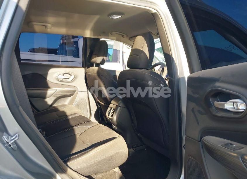 Photo 8 of 2015 Jeep Cherokee LATITUDE (VIN 1C4PJMCS3FW673872)