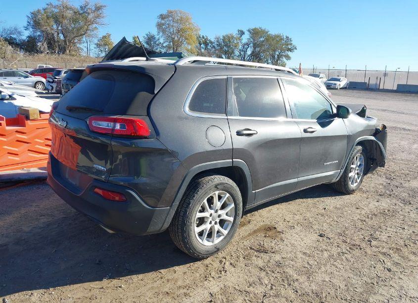 Photo 4 of 2015 Jeep Cherokee LATITUDE (VIN 1C4PJMCS3FW788133)