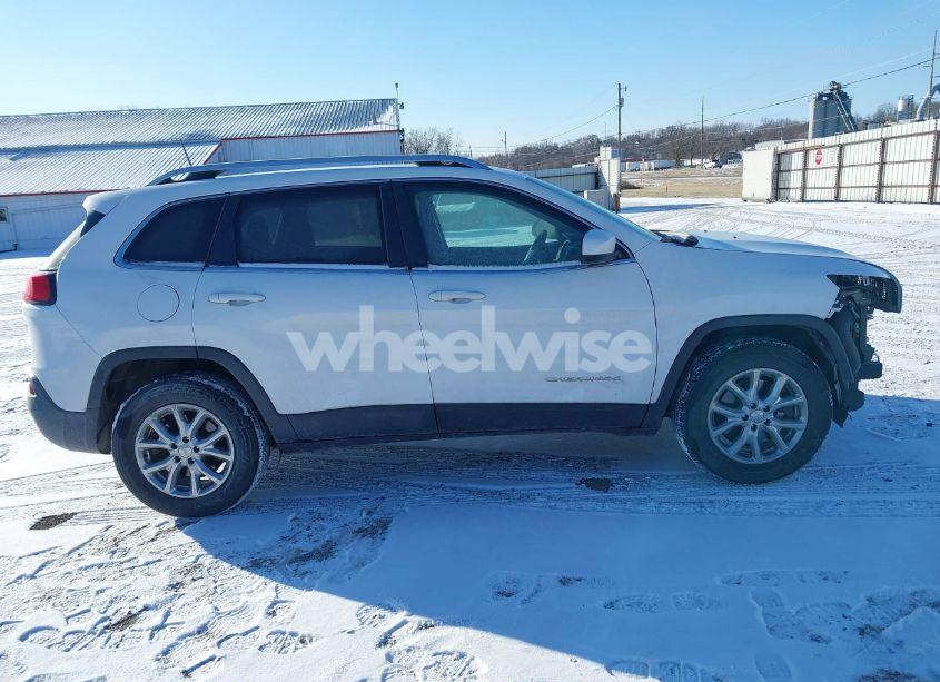 Photo 13 of 2016 Jeep Cherokee LATITUDE (VIN 1C4PJMCS3GW121578)