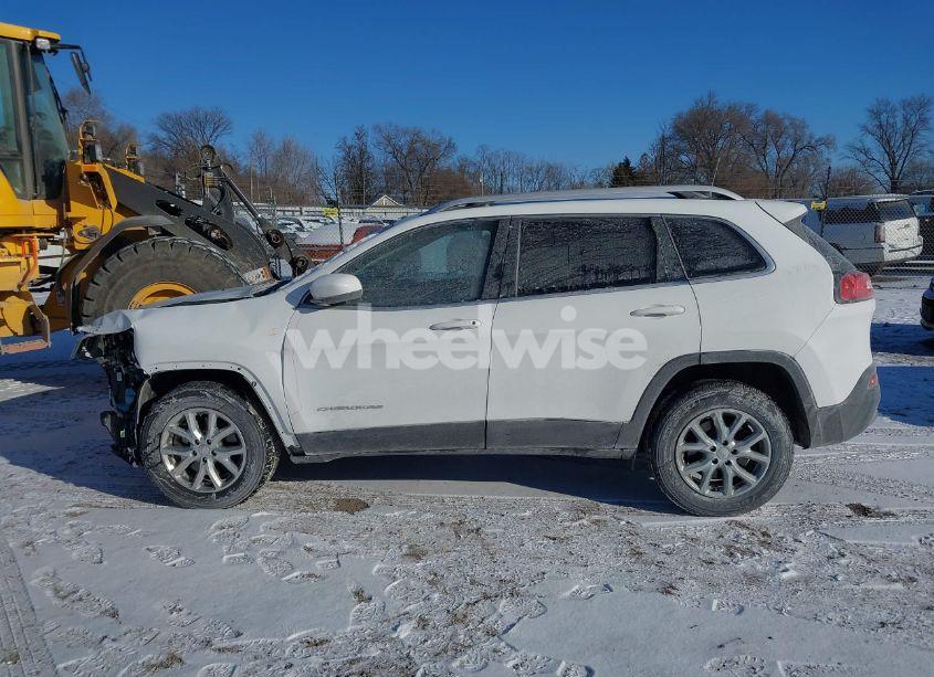 Photo 14 of 2016 Jeep Cherokee LATITUDE (VIN 1C4PJMCS3GW121578)