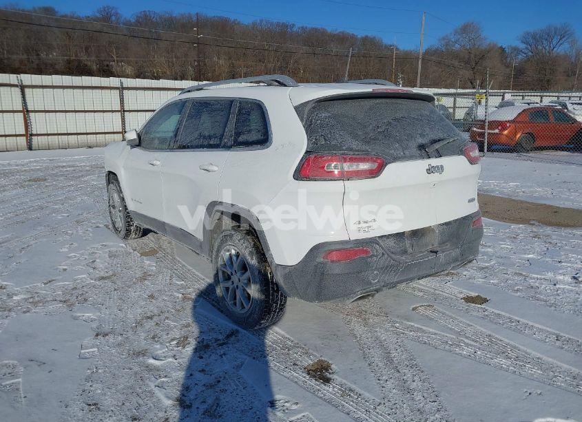 Photo 3 of 2016 Jeep Cherokee LATITUDE (VIN 1C4PJMCS3GW121578)
