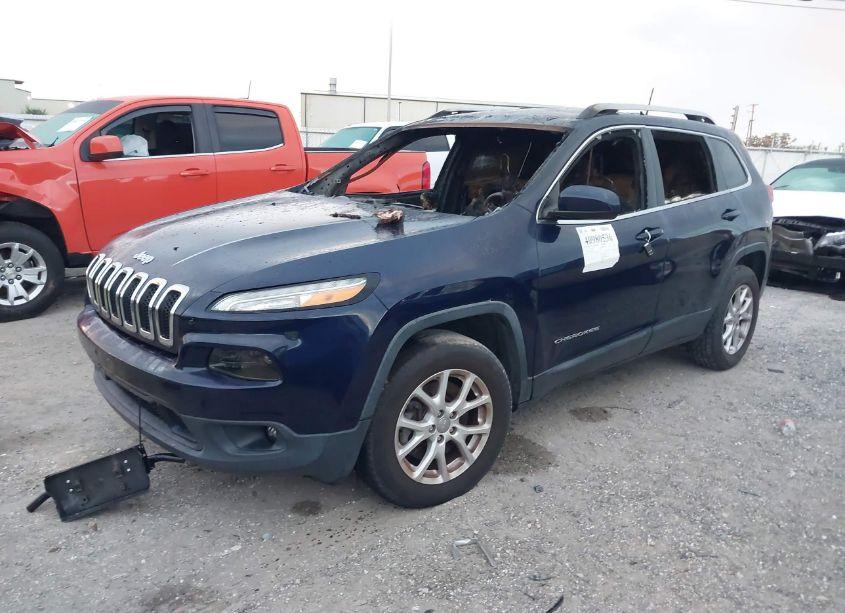 Photo 2 of 2016 Jeep Cherokee LATITUDE (VIN 1C4PJMCS3GW133374)