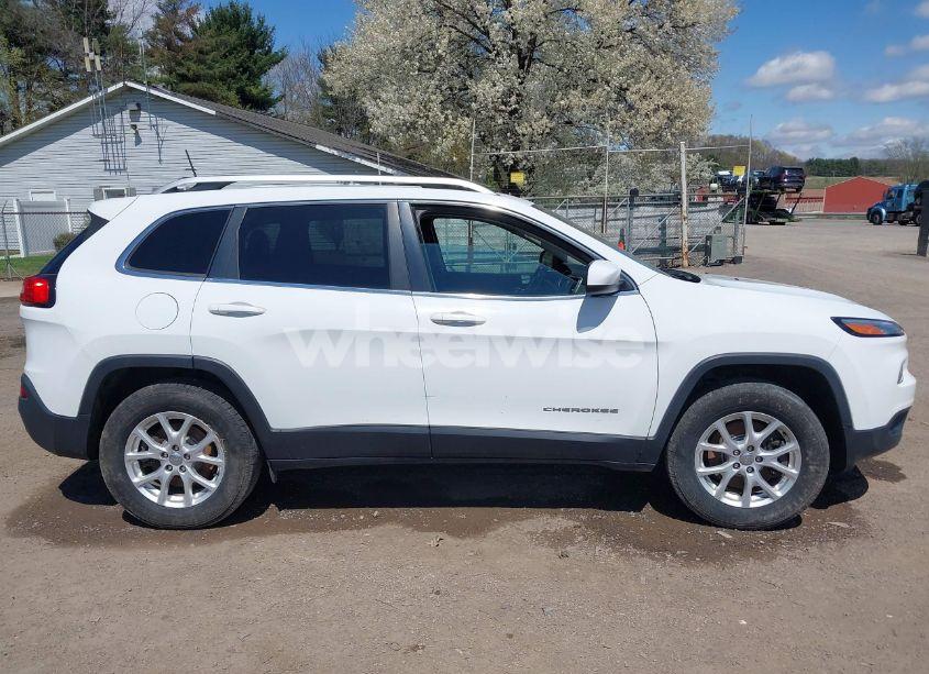 Photo 13 of 2016 Jeep Cherokee LATITUDE (VIN 1C4PJMCS3GW133617)