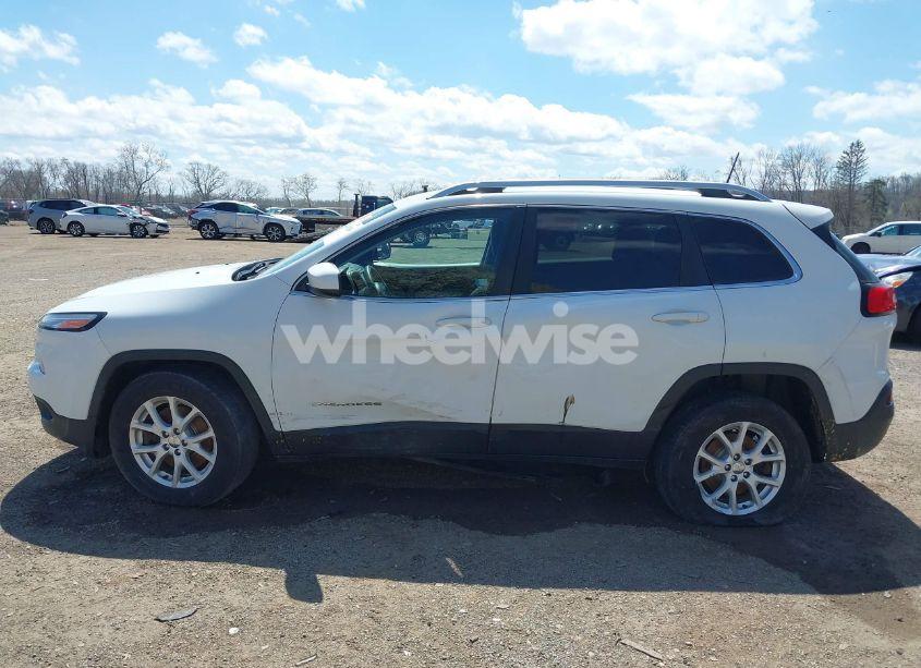 Photo 14 of 2016 Jeep Cherokee LATITUDE (VIN 1C4PJMCS3GW133617)