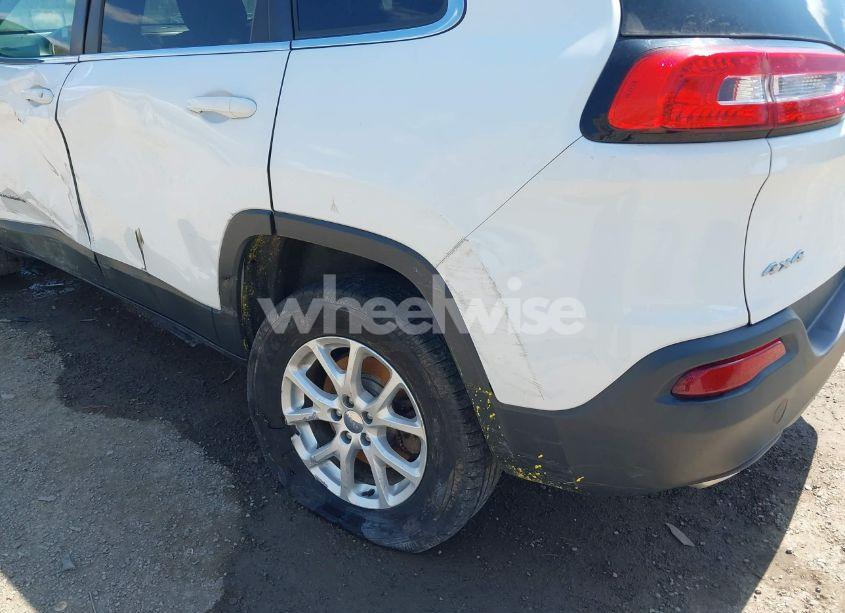Photo 17 of 2016 Jeep Cherokee LATITUDE (VIN 1C4PJMCS3GW133617)