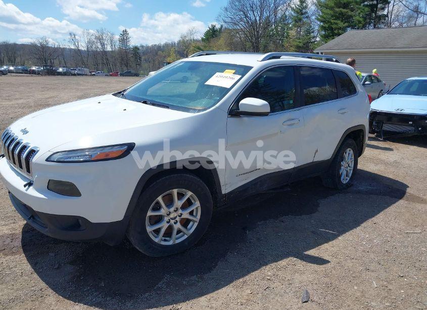 Photo 2 of 2016 Jeep Cherokee LATITUDE (VIN 1C4PJMCS3GW133617)
