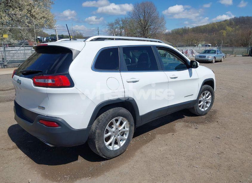 Photo 4 of 2016 Jeep Cherokee LATITUDE (VIN 1C4PJMCS3GW133617)