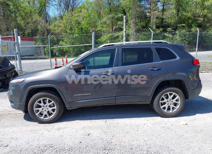 Photo 14 of 2016 Jeep Cherokee LATITUDE (VIN 1C4PJMCS3GW134007)