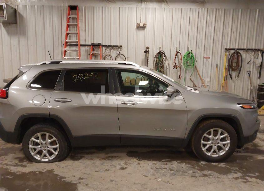 Photo 13 of 2016 Jeep Cherokee LATITUDE (VIN 1C4PJMCS3GW157481)