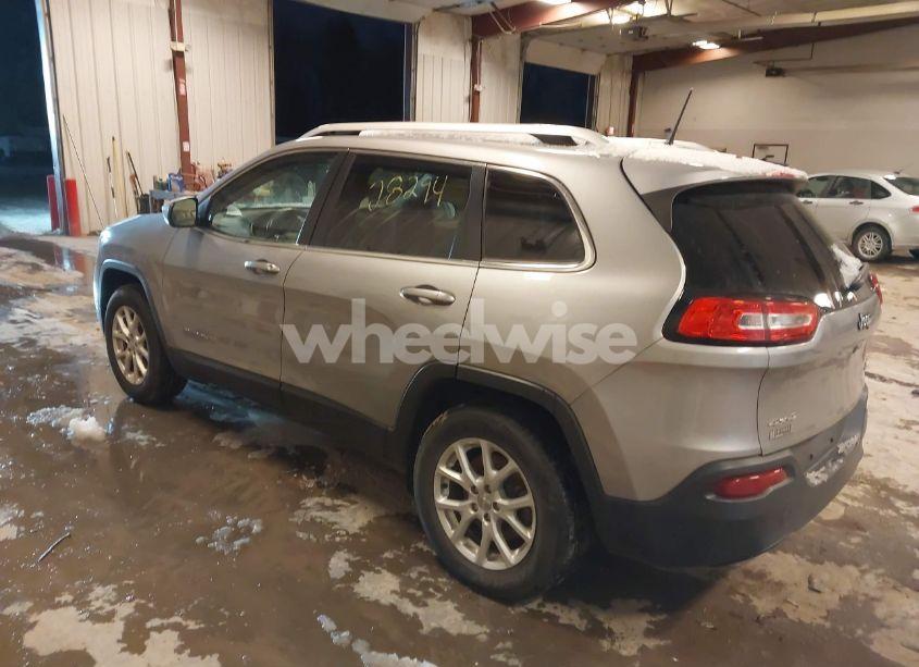 Photo 3 of 2016 Jeep Cherokee LATITUDE (VIN 1C4PJMCS3GW157481)