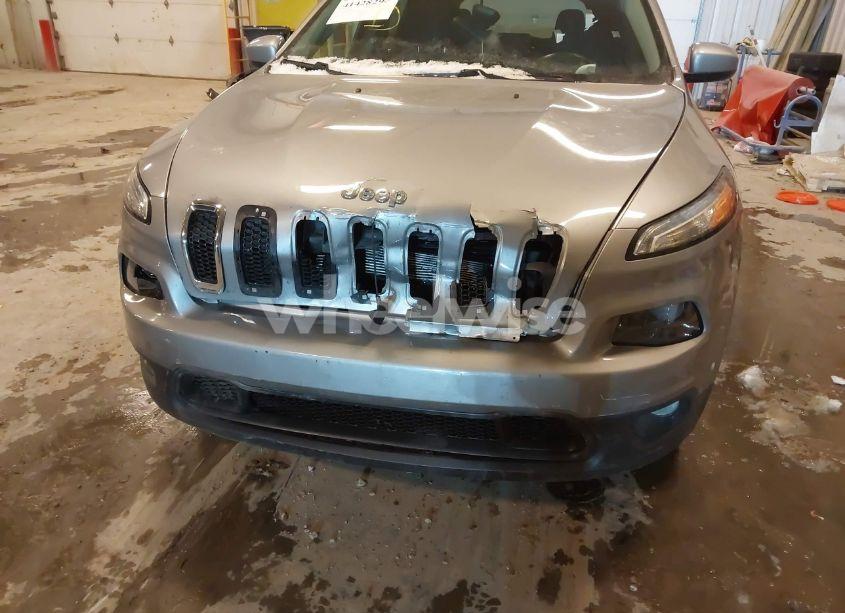 Photo 6 of 2016 Jeep Cherokee LATITUDE (VIN 1C4PJMCS3GW157481)