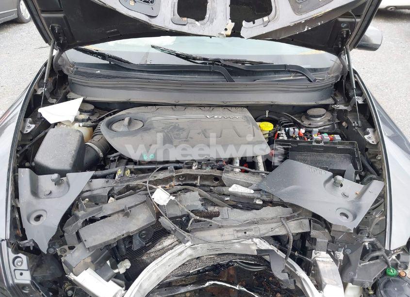 Photo 10 of 2016 Jeep Cherokee LATITUDE (VIN 1C4PJMCS3GW253160)