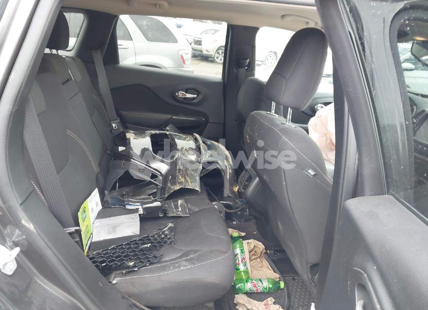 Photo 8 of 2016 Jeep Cherokee LATITUDE (VIN 1C4PJMCS3GW253160)