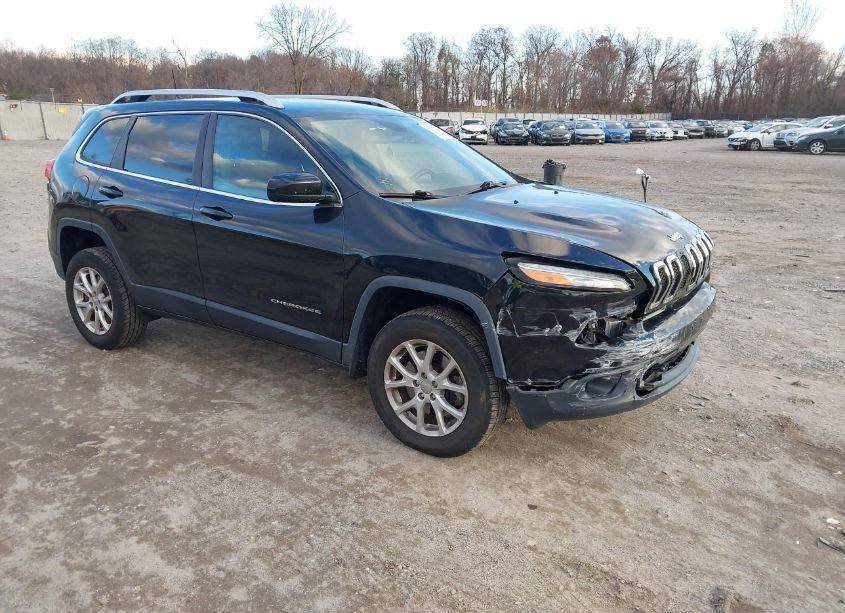 2016 Jeep Cherokee LATITUDE (VIN 1C4PJMCS3GW367630) main photo