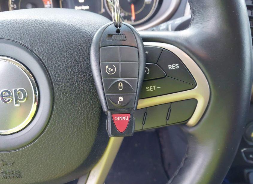 Photo 11 of 2016 Jeep Cherokee LATITUDE (VIN 1C4PJMCS3GW367630)