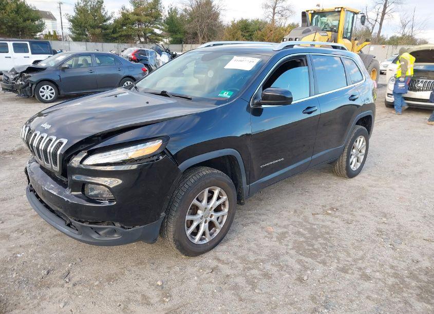 Photo 2 of 2016 Jeep Cherokee LATITUDE (VIN 1C4PJMCS3GW367630)