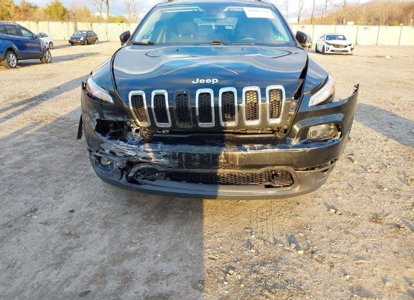 Photo 6 of 2016 Jeep Cherokee LATITUDE (VIN 1C4PJMCS3GW367630)