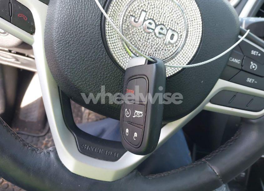 Photo 11 of 2017 Jeep Cherokee LATITUDE 4X4 (VIN 1C4PJMCS3HW588243)