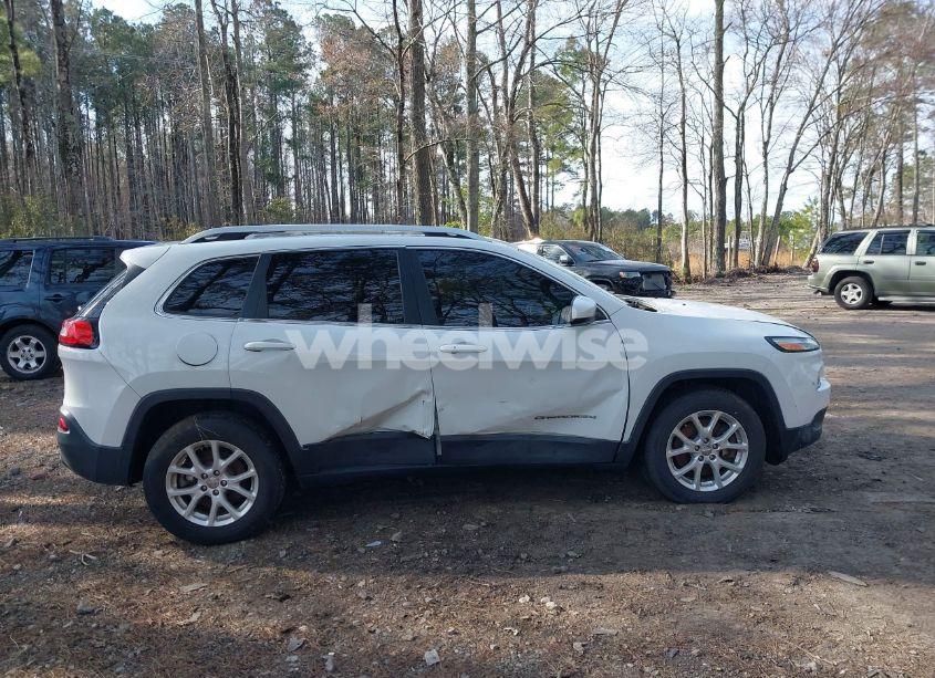 Photo 13 of 2017 Jeep Cherokee LATITUDE 4X4 (VIN 1C4PJMCS3HW588243)