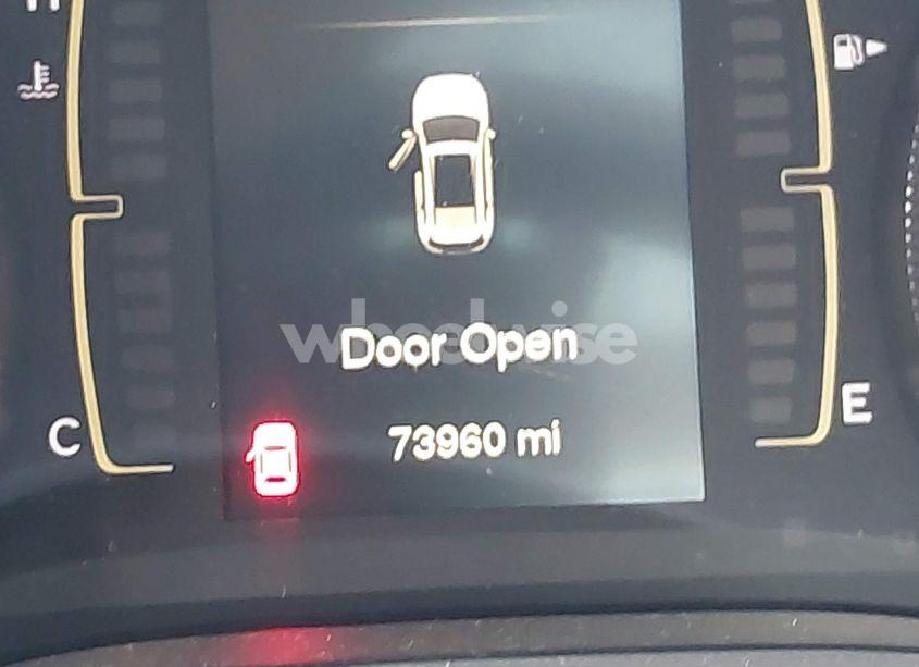 Photo 15 of 2017 Jeep Cherokee LATITUDE 4X4 (VIN 1C4PJMCS3HW588243)