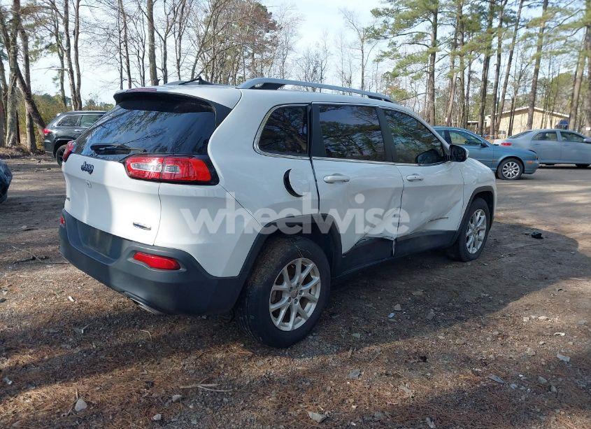 Photo 4 of 2017 Jeep Cherokee LATITUDE 4X4 (VIN 1C4PJMCS3HW588243)