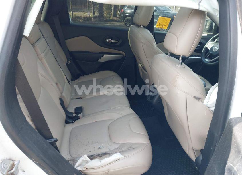 Photo 8 of 2017 Jeep Cherokee LATITUDE 4X4 (VIN 1C4PJMCS3HW588243)