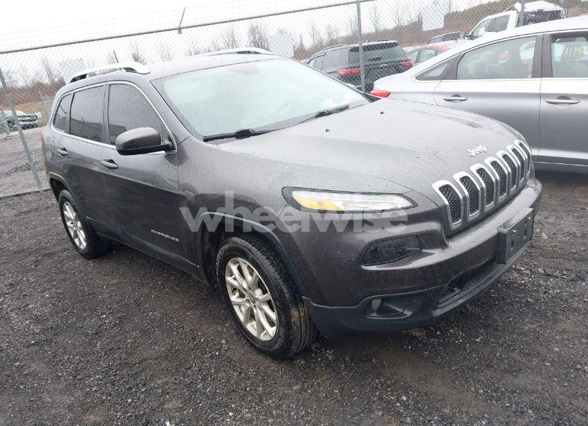 2017 Jeep Cherokee LATITUDE 4X4 (VIN 1C4PJMCS3HW589358) main photo