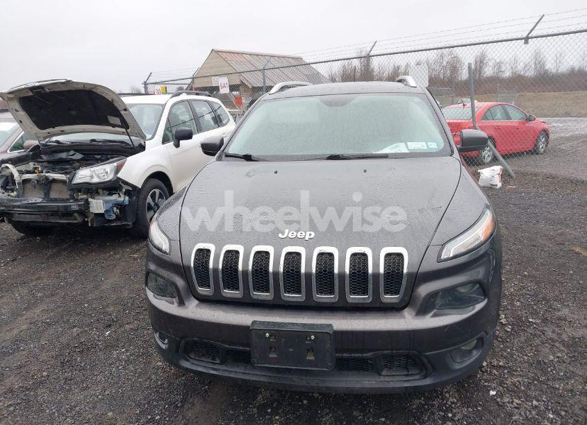 Photo 12 of 2017 Jeep Cherokee LATITUDE 4X4 (VIN 1C4PJMCS3HW589358)