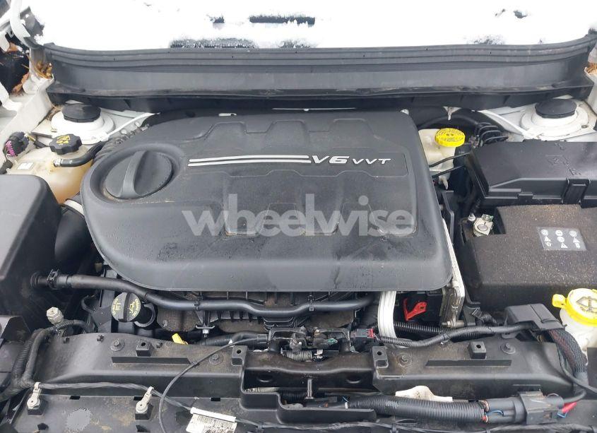 Photo 10 of 2017 Jeep Cherokee LATITUDE 4X4 (VIN 1C4PJMCS3HW638610)