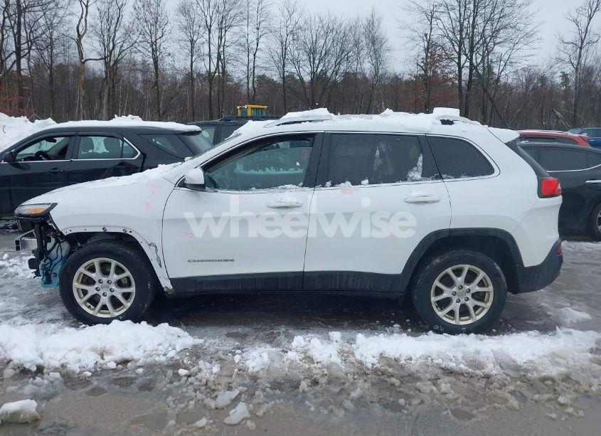 Photo 14 of 2017 Jeep Cherokee LATITUDE 4X4 (VIN 1C4PJMCS3HW638610)