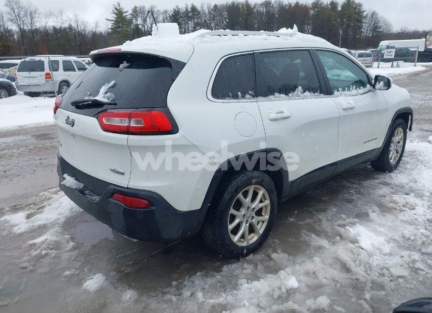Photo 4 of 2017 Jeep Cherokee LATITUDE 4X4 (VIN 1C4PJMCS3HW638610)