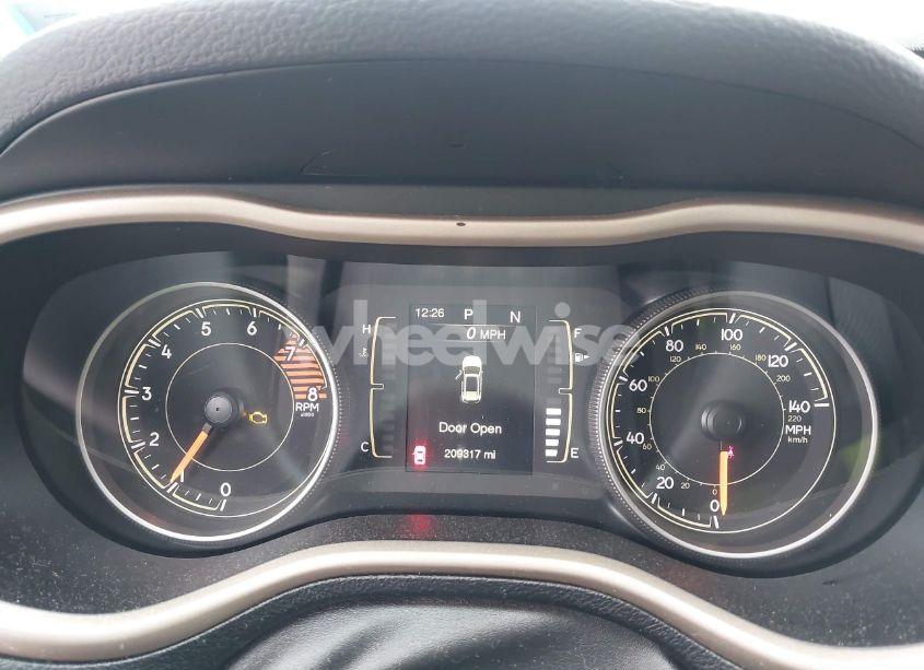 Photo 7 of 2017 Jeep Cherokee LATITUDE 4X4 (VIN 1C4PJMCS3HW638610)