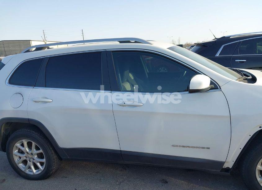 Photo 13 of 2014 Jeep Cherokee LATITUDE (VIN 1C4PJMCS4EW207852)