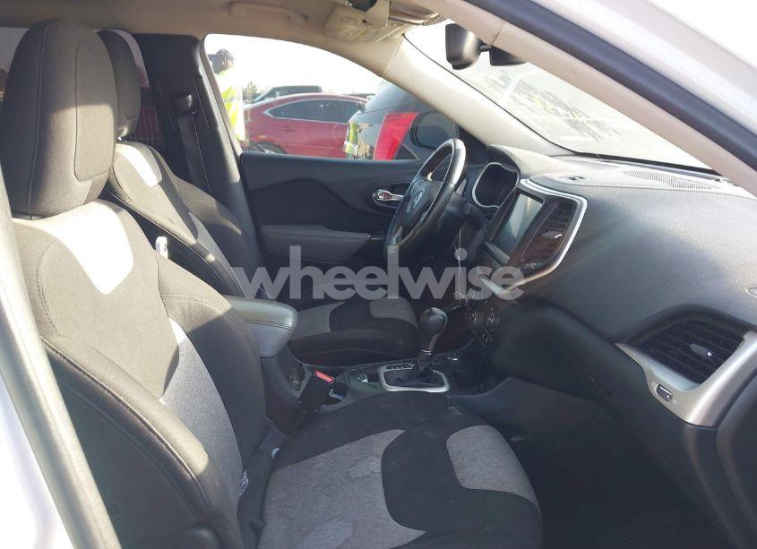 Photo 5 of 2014 Jeep Cherokee LATITUDE (VIN 1C4PJMCS4EW207852)