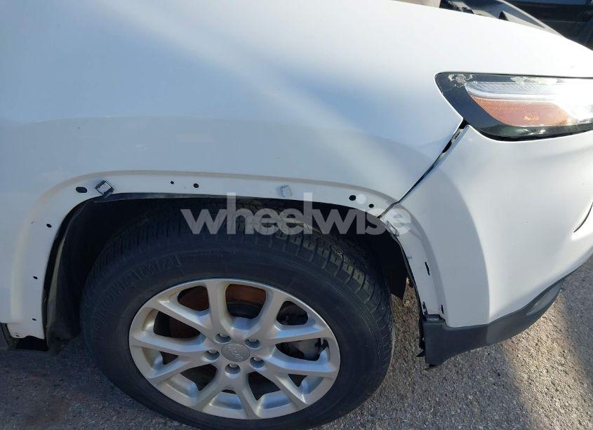 Photo 6 of 2014 Jeep Cherokee LATITUDE (VIN 1C4PJMCS4EW207852)