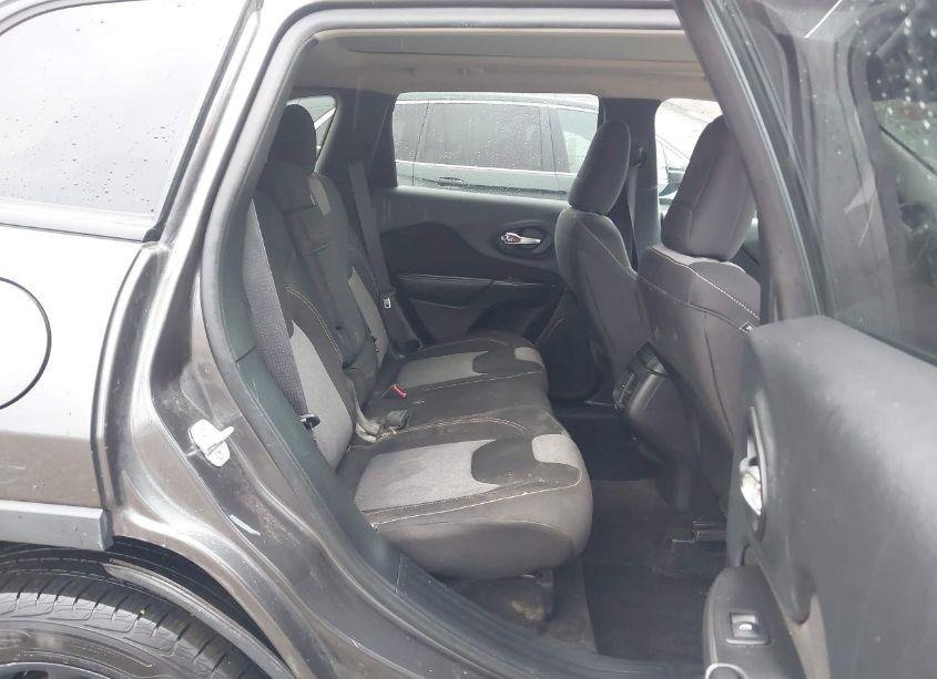 Photo 8 of 2014 Jeep Cherokee ALTITUDE (VIN 1C4PJMCS4EW297911)