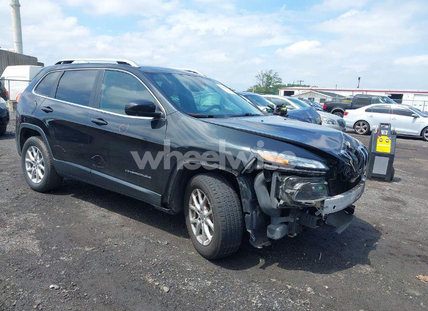 2015 Jeep Cherokee LATITUDE (VIN 1C4PJMCS4FW509983) main photo